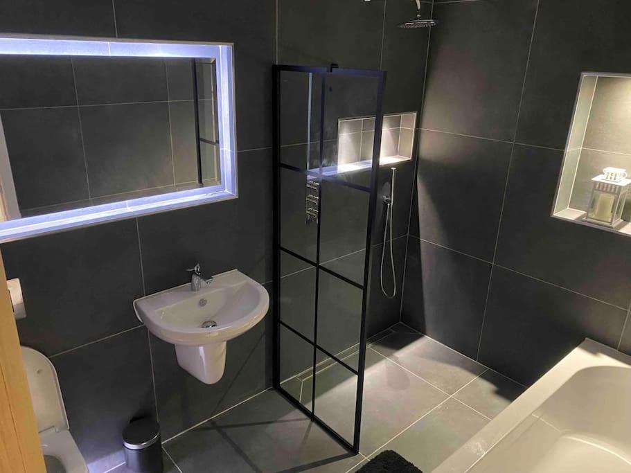 Stylish Apartment Near The Centre Of Harrogate Exteriör bild