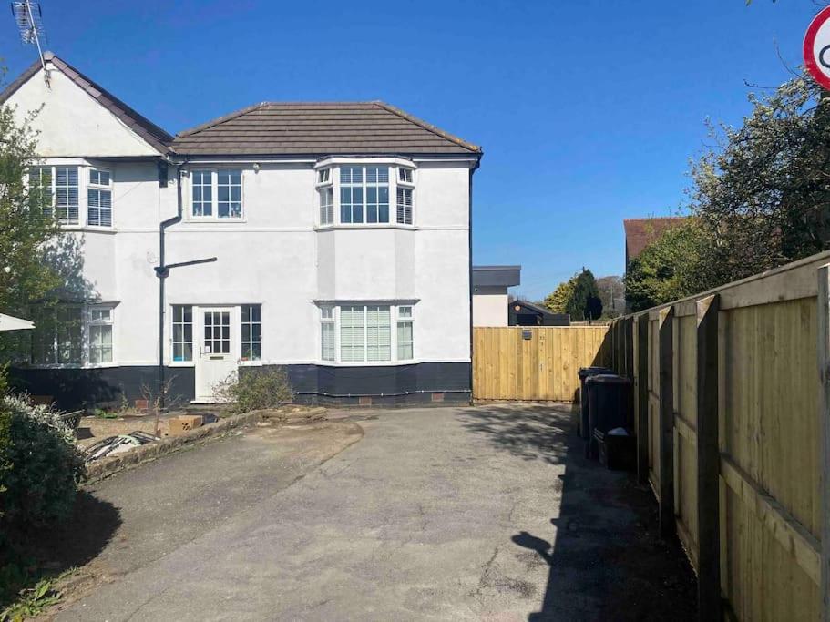 Stylish Apartment Near The Centre Of Harrogate Exteriör bild