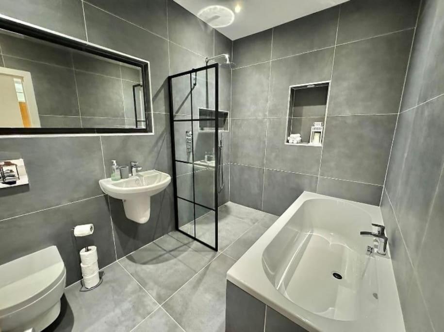 Stylish Apartment Near The Centre Of Harrogate Exteriör bild